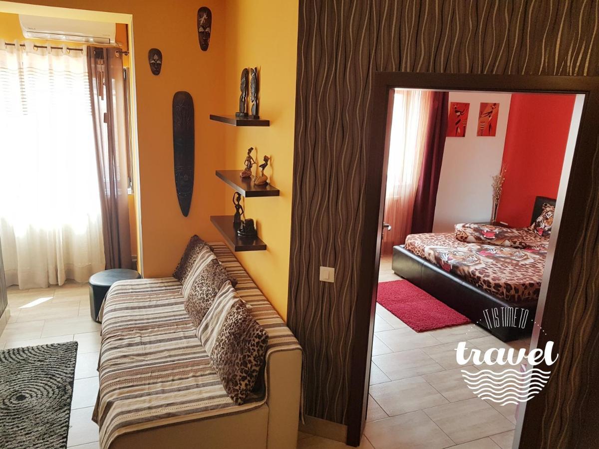 Yvo Lioness & Mamaia Nord Appartement Năvodari Buitenkant foto