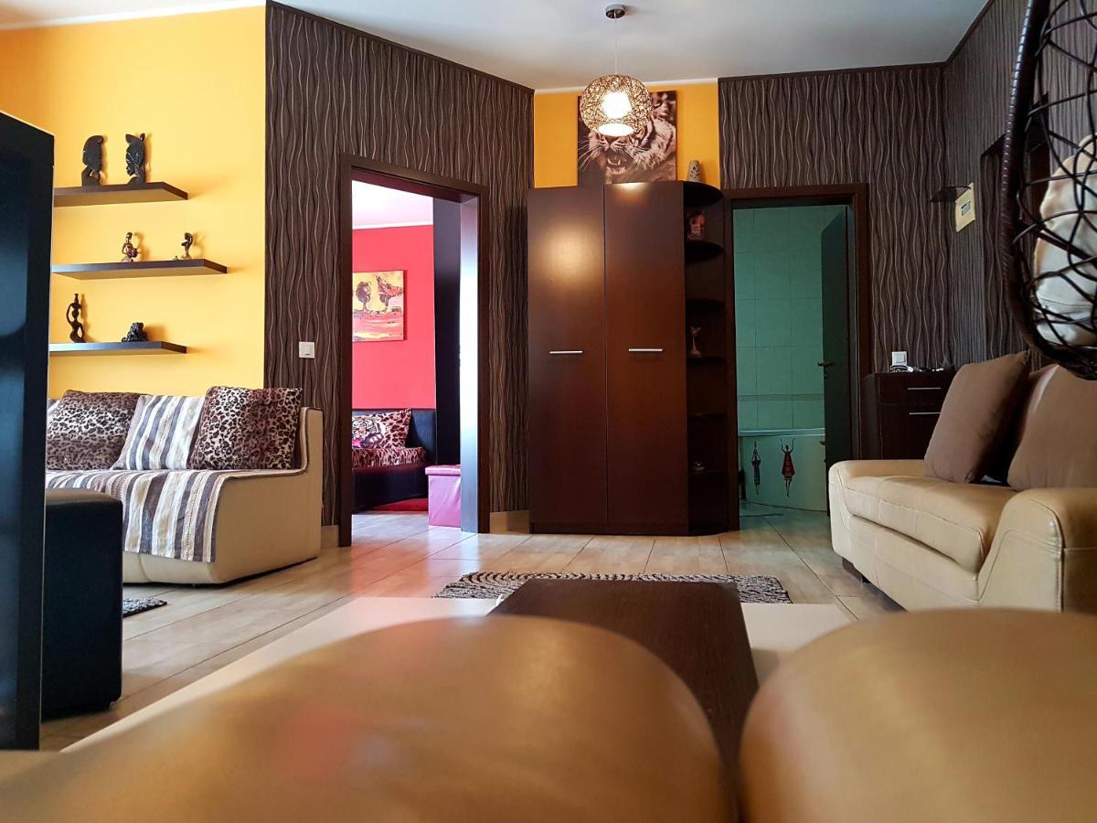 Yvo Lioness & Mamaia Nord Appartement Năvodari Buitenkant foto