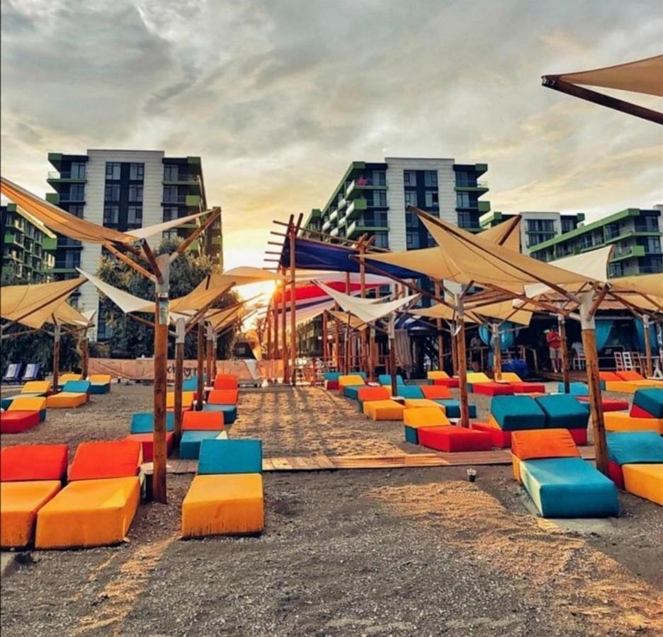 Yvo Lioness & Mamaia Nord Appartement Năvodari Buitenkant foto