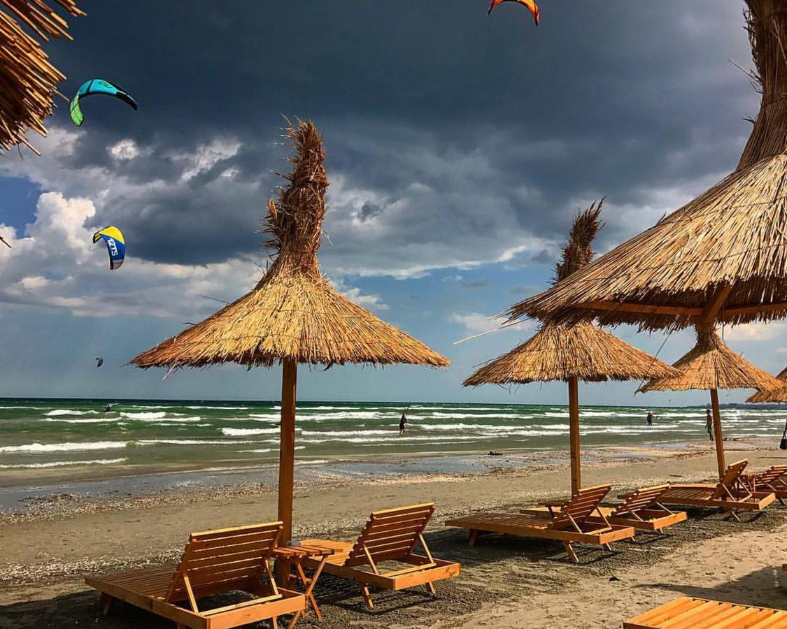 Yvo Lioness & Mamaia Nord Appartement Năvodari Buitenkant foto