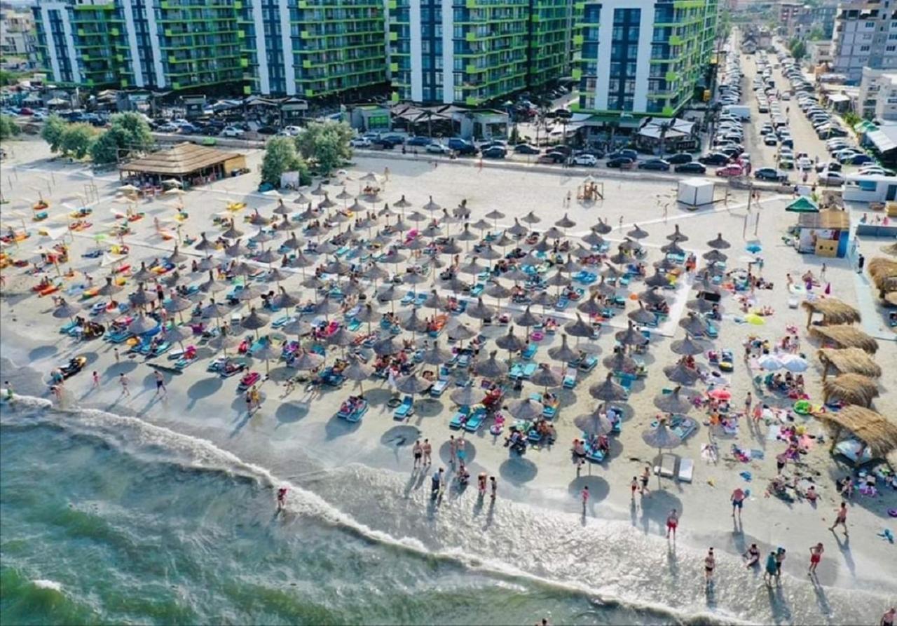 Yvo Lioness & Mamaia Nord Appartement Năvodari Buitenkant foto