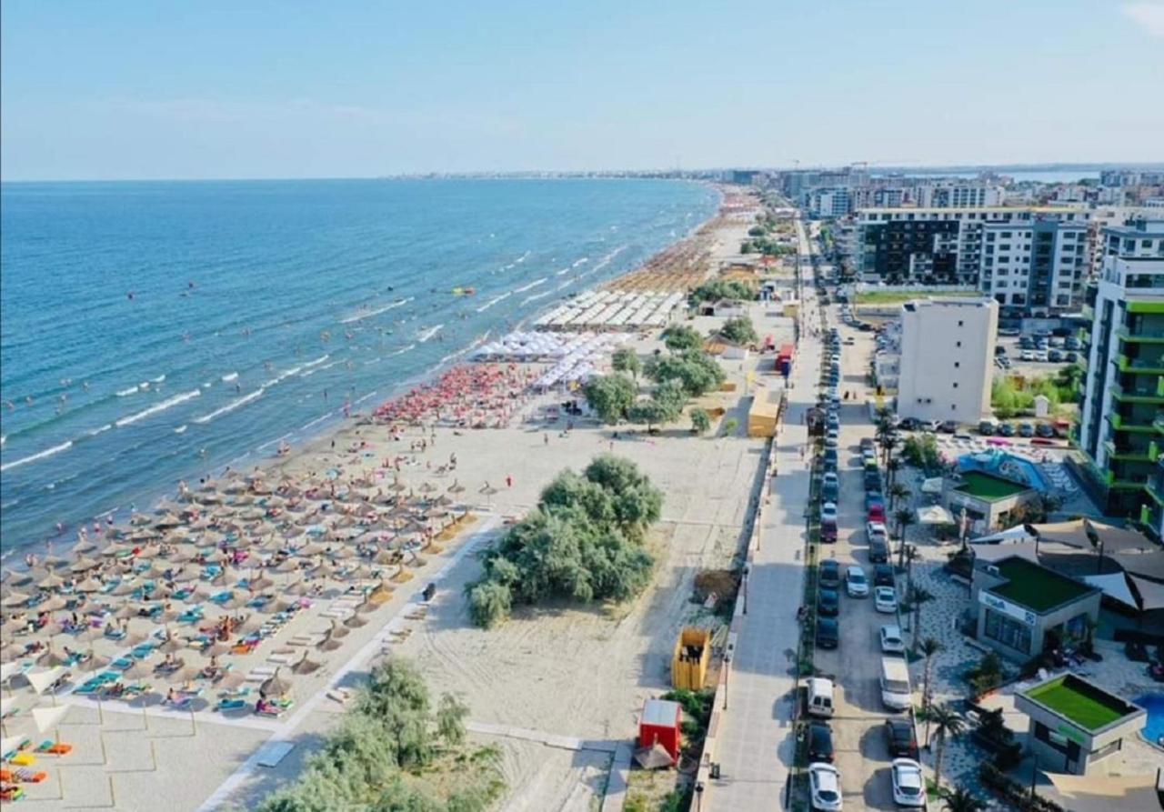 Yvo Lioness & Mamaia Nord Appartement Năvodari Buitenkant foto